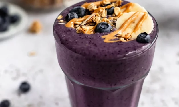 Blueberry Peanut Butter Frozen Yogurt Smoothie recipe