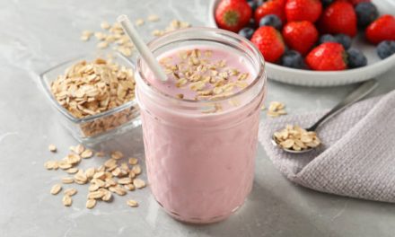 Oatmeal Strawberry Smoothie
